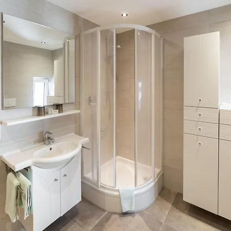 With Whirlpool Bathtub In St Anton سانكت أنتون ام ارلبرغ