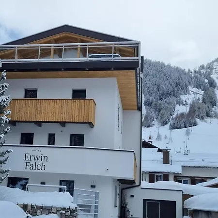 With Whirlpool Bathtub In St Anton *